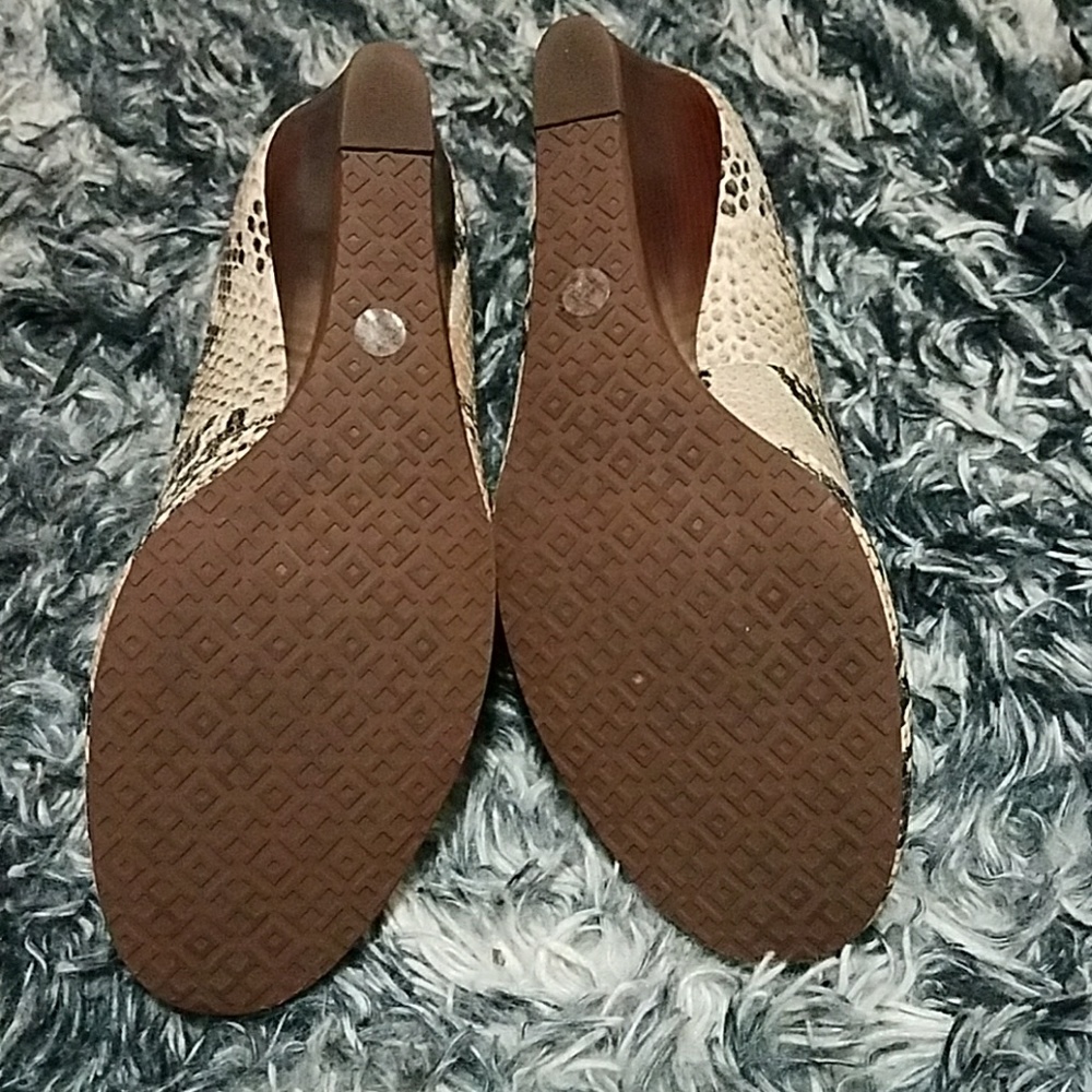 Tory Burch Snakeskin Ballet Flats - Gold and Tan - Picture 3 of 8